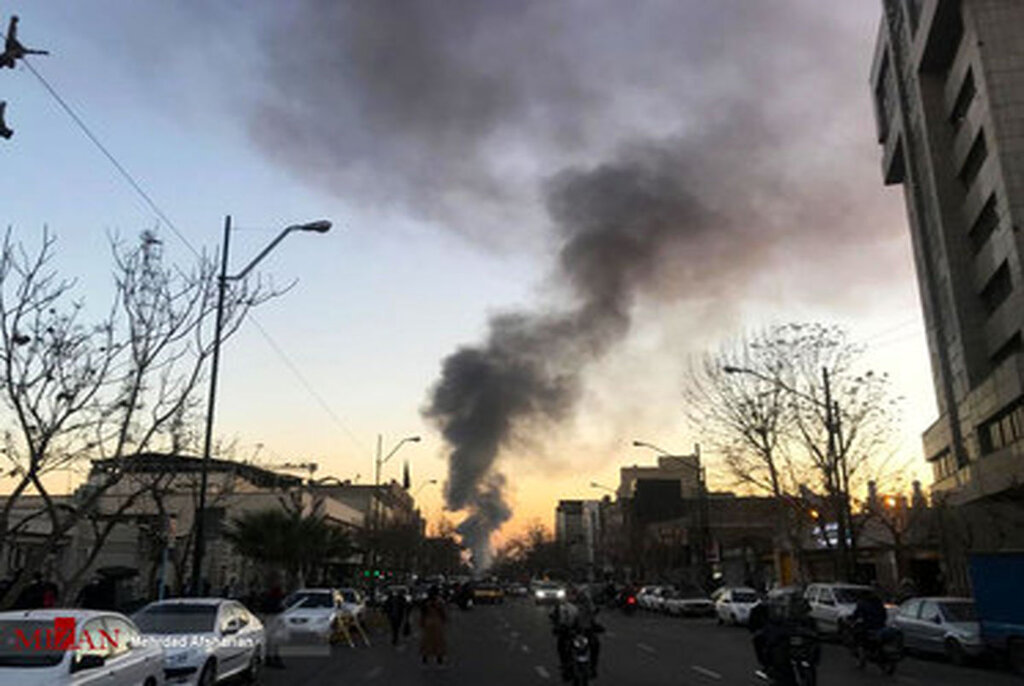 ببینید | دود غلیظ در خیابان جمهوری تهران | توضیحات آتش نشانی