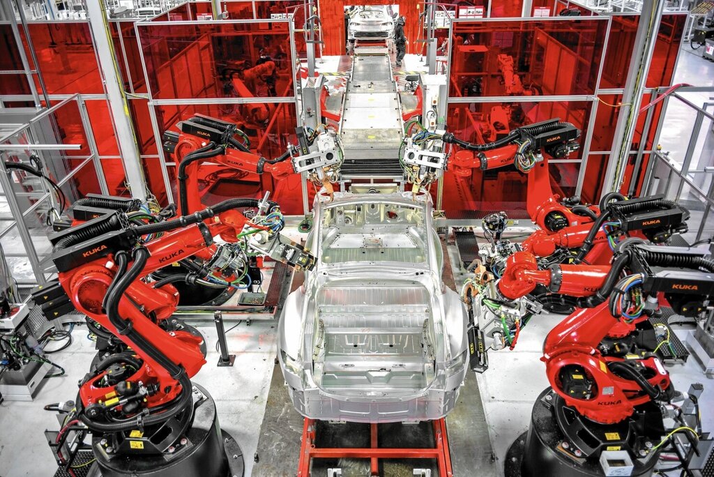 تسلا این‌گونه تولید می‌شود | گزارش تصویری از کارخانه‌های تولیدی بزرگ‌ترین خودروساز برقی جهان