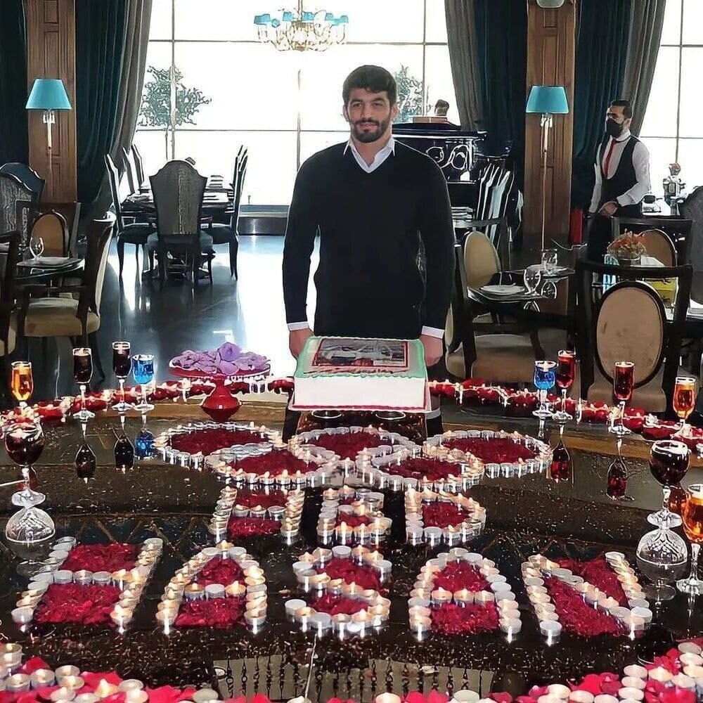 عکس | جشن تولد حسن یزدانی در کاخ رستوران | تزئینات المپیکی برای ستاره کشتی ایران