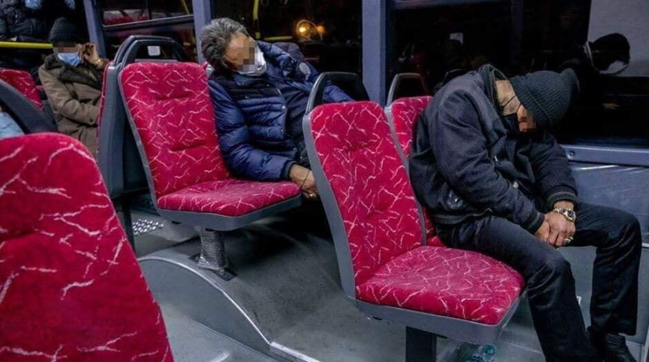اتوبوس‌ خوابی - شب خوابی