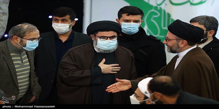 تصوایر | زینب سلیمانی به همراه پدر همسرش