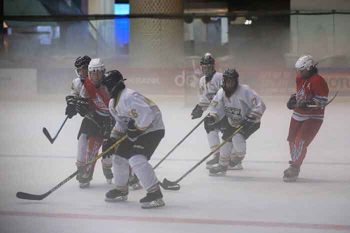 درخشش تیم‌ هاکی روی یخ بانوان در مسابقات آسیایی | شوالیه‌های نبرد یخی