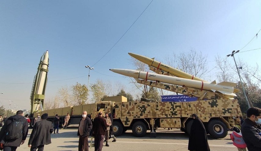 تصاویر | نمایش موشک‌های بالستیک در مصلای تهران