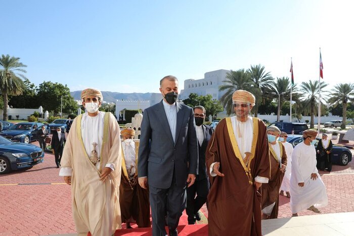 تصاویر دیدار امیرعبداللهیان با وزیر امور خارجه عمان 