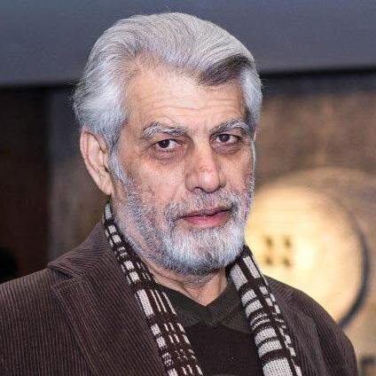 چند ساعتی در کتابخانه محلی آقای بازیگر | الگوی بلوکهای دیگر اکباتان شدهایم