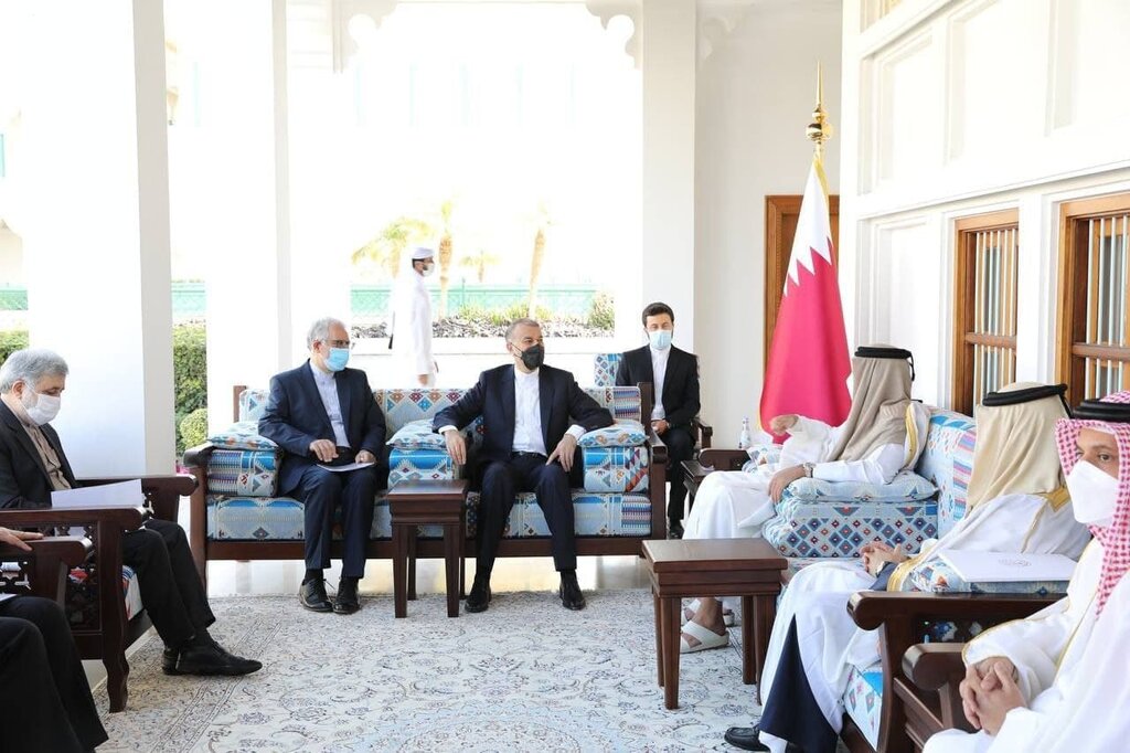 دیدار وزیر امورخارجه ایران با امیر قطر