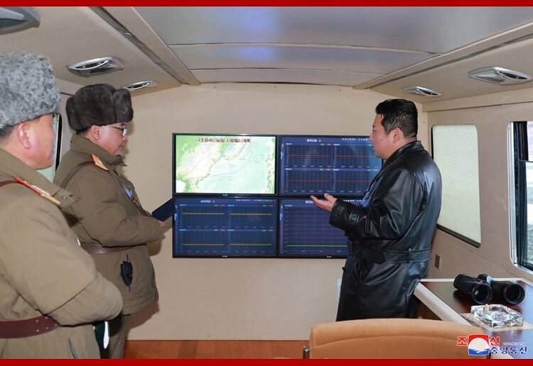 کیم جونگ اون: مدرن‌سازی ارتش سریع‌تر شود | حضور استراتژیک رهبر کره‌شمالی در پرتاب آزمایشی جدیدترین موشک مافوق صوت