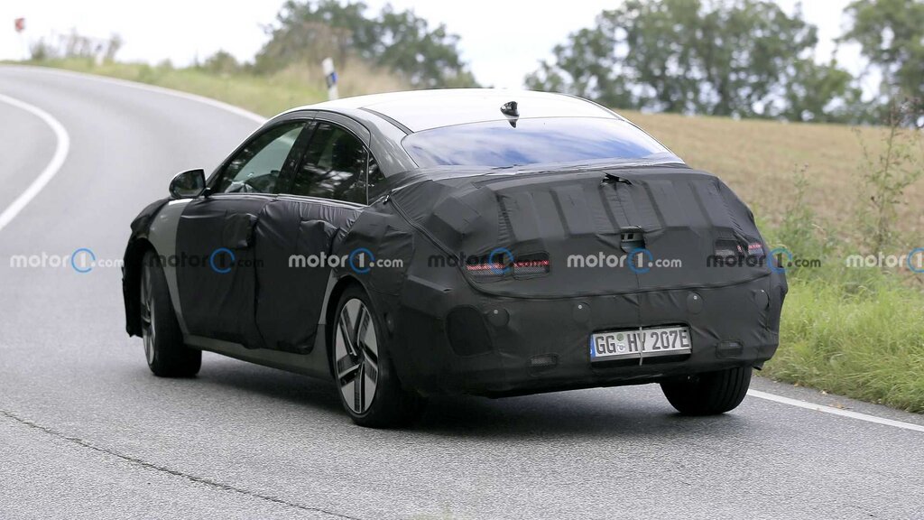 خودروی هیوندای آیونیک ۶ 