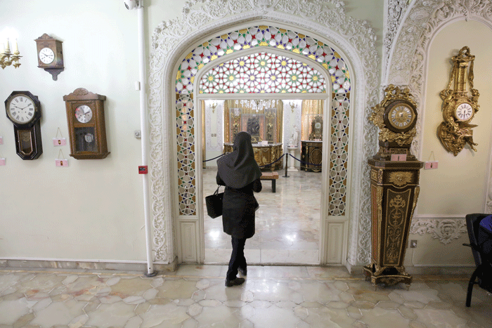 از ساعت شنی ناصرالدین شاه تا ساعت پروفسور حسابی اینجاست | ساعتهای اروپایی قرن هفدهم تا بیستم را یکجا ببینید