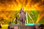 حضور تماشاگران کنسرت علیرضا طلیسچی در موزیک‌ویدئوی قاف | استقبال ایران از خواننده لیلا