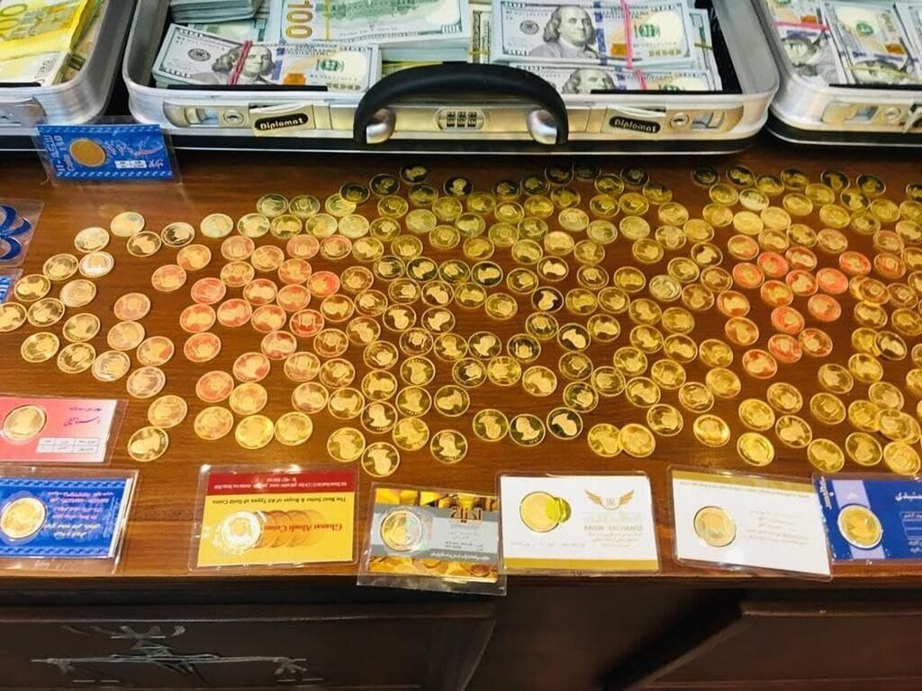 سکه طلا به عنوان رشوه در دادگاه شهرداری لواسان
