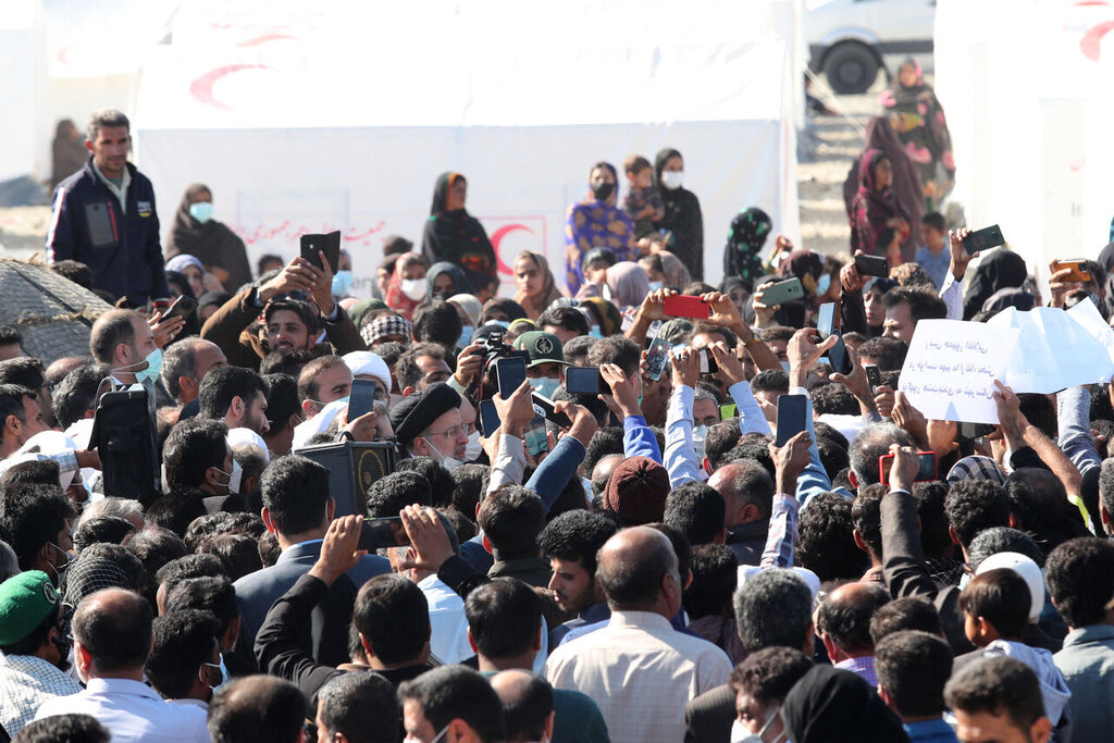 واکنش متفاوت به یک عکس خاص از سید ابراهیم رئیسی | نماد تغییر ریل حکمرانی