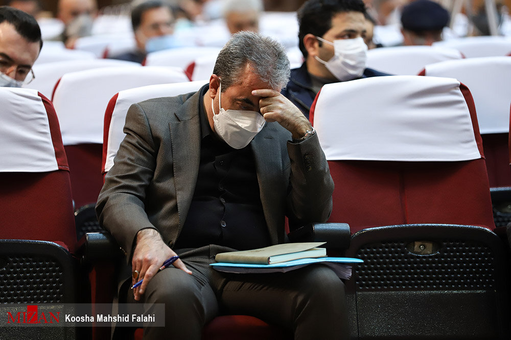 نماینده دادستان: ماشینحسابهای ما توان محاسبه این همه تخلف را ندارد | واکنش متهم به ۴کیف رشوه پر از دلار و یورو | اعتراض به شنود مکالمات تلفنی