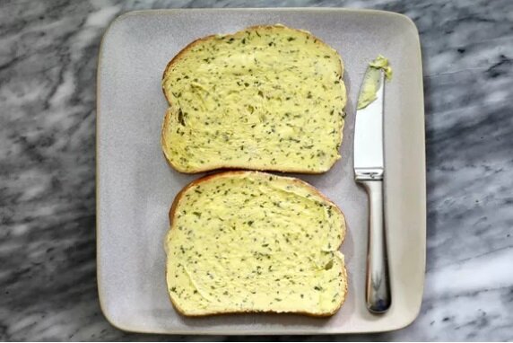 دستور پخت ساندویچ پنیر با نان سیر