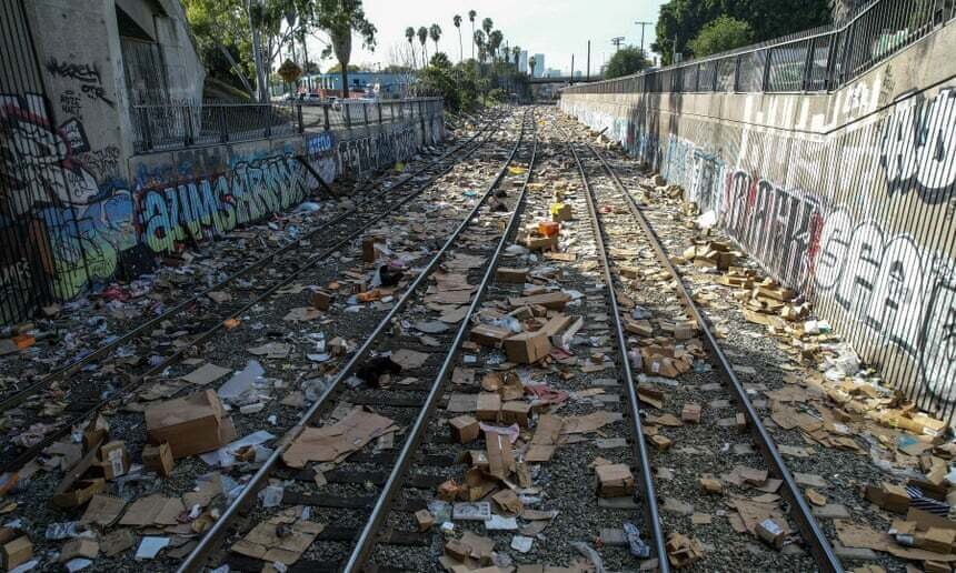 تصاویر | غارت قطارهای باری در لس آنجلس با شیوه‌ جدید