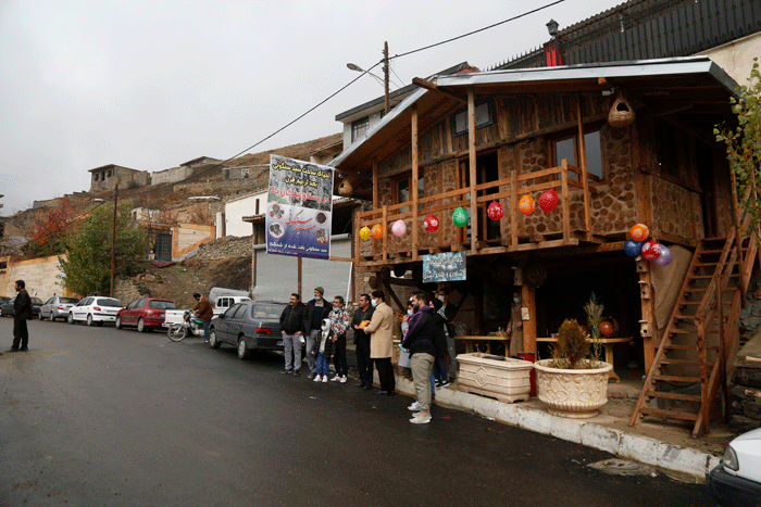 از آبشار یخزده تا بومگردی گیاهان دارویی در سنگان