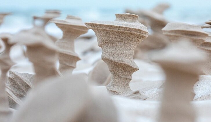 تصاویر | راز مجسمه‌های شنی عجیب در سواحل میشیگان