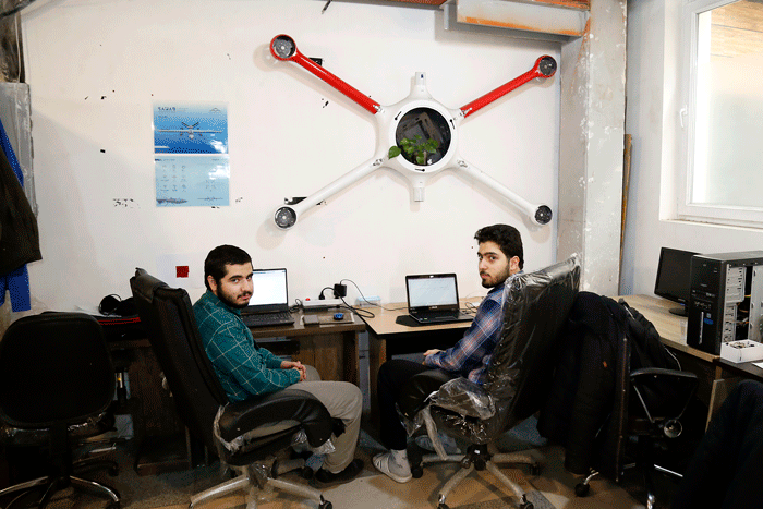 پهپادهای شریف از رقبای خارجی سبقت گرفتند | ایـن گـروه خفـن!