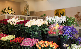 قیمت‌های عجیب گل در آستانه روز مادر | رز ۴۵ هزار تومان شد