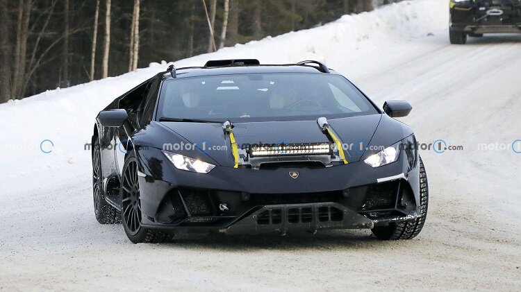 عکسهای دزدکی از لامبورگینی هوراکان ۲۰۲۲ | طوفان در برف