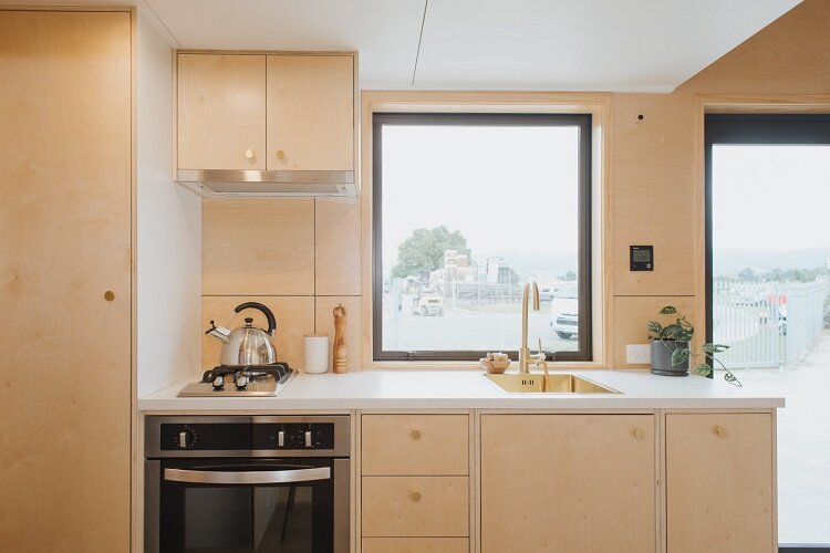 تصاویر | زندگی در تریلی دو خوابه