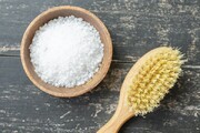 ۸ کاربرد جالب نمک در خانه ؛ از پاک کردن لکه تا باز کردن لوله‌های ظرفشویی