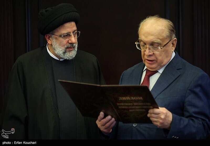 تصاویر چهره رئیسی هنگام دریافت دکتری افتخاری دانشگاه مسکو