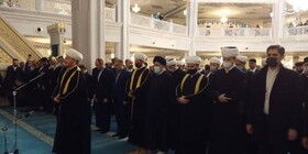 عکس | نماز جماعت در مسجد جامع مسکو با حضور رئیسی