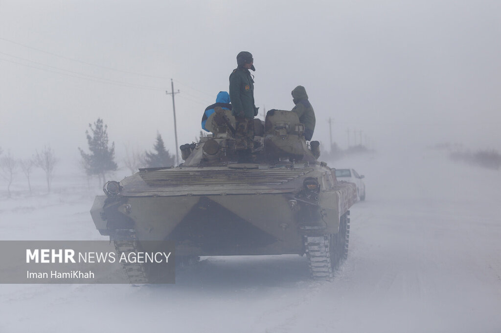 تصاویر حضور نفربرهای ارتش در گردنه اسدآباد