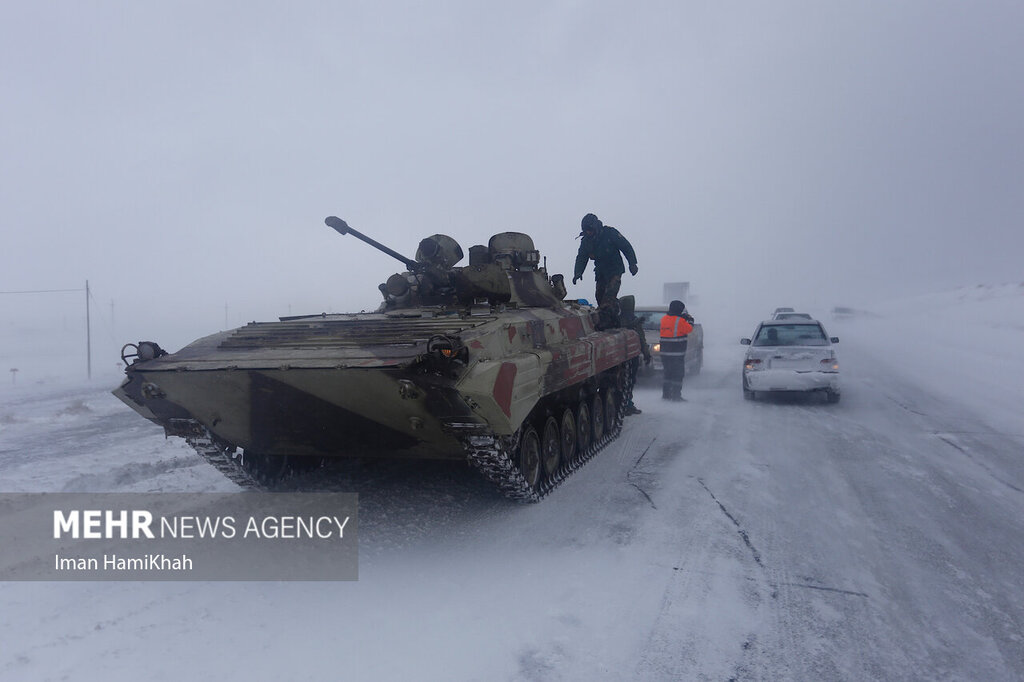 تصاویر حضور نفربرهای ارتش در گردنه اسدآباد