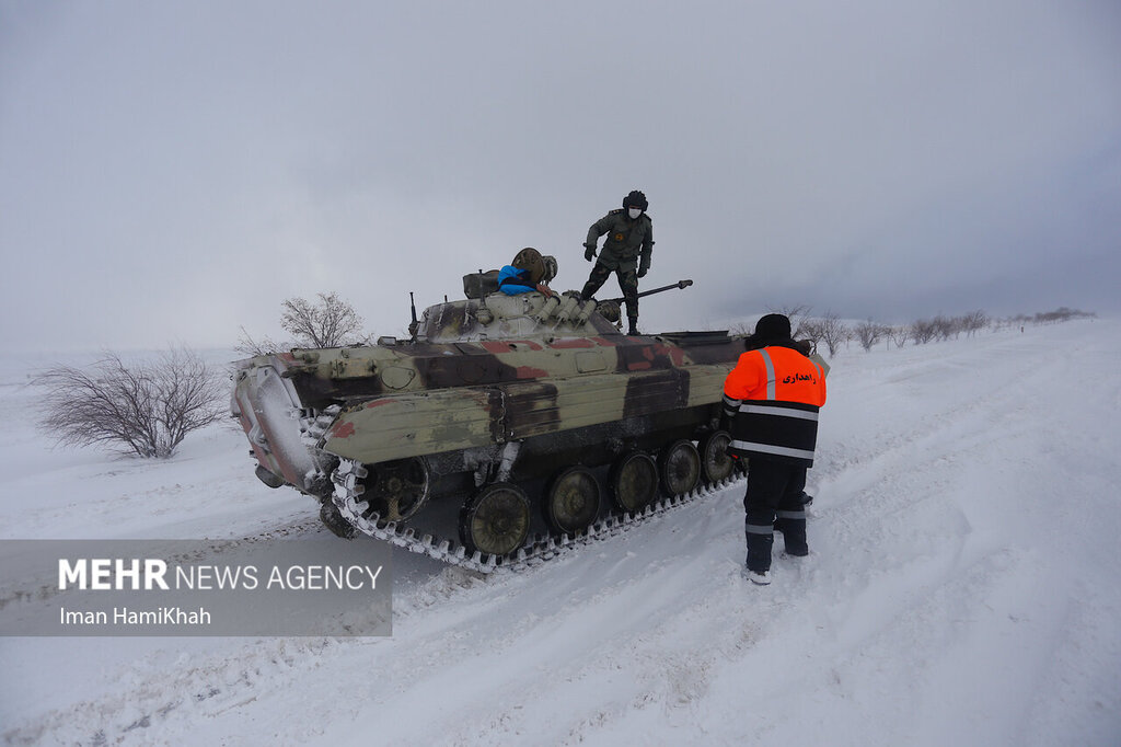 تصاویر حضور نفربرهای ارتش در گردنه اسدآباد