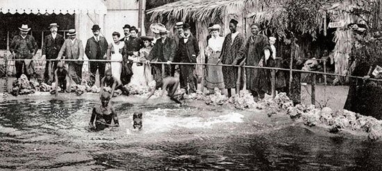 تصاویر | تا حالا باغوحش انسانی دیده بودید؟