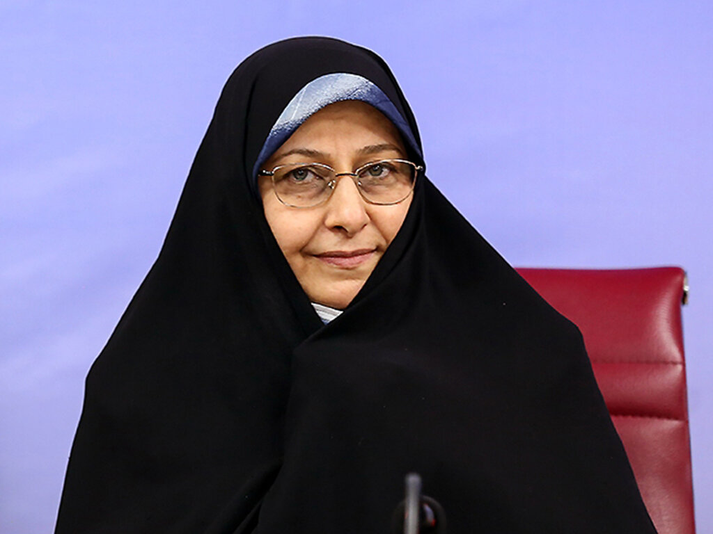 تهدید زنان سینماگر برای حضور در جلسه معاونت امور زنان | شکایتی از آزار جنسی به دست ما نرسید | ایران یکی از امن ترین مکانها برای زنان است انسیه خزعلی - معاون امور زنان و خانواده رئیسجمهور