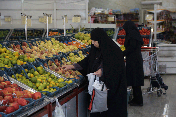 قیمتهای یکسان، کیفیتهای متفاوت | محصولات بازارهای میوه و ترهبار شمال و جنوب شهر فرق میکند؟