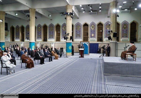 تصاویر | جمعی از مداحان اهل بیت (ع) با رهبر انقلاب دیدار کردند