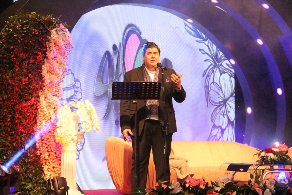 به مناسبت روز مادر برای نخستین بار در فرهنگسرای اندیشه اجرا شد | قطعه «مادر» با صدای سالار عقیلی