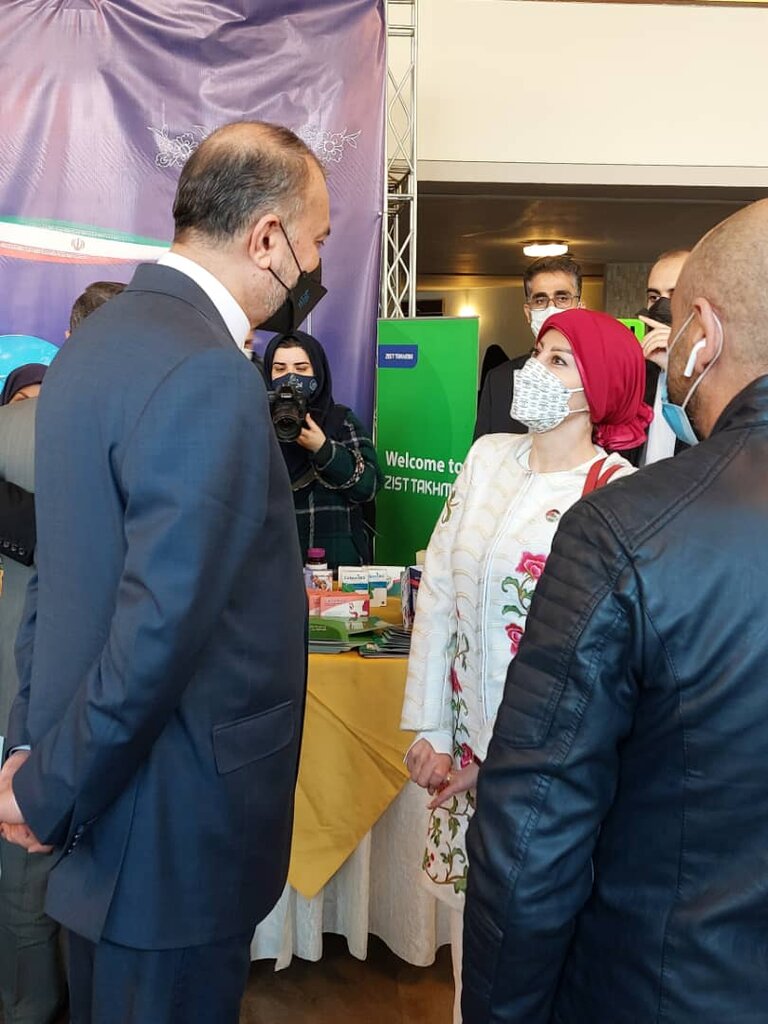 تصاویر | پوشش جالب خانم سفیر | سفیر جدید فلسطین در تهران با لباس گلدوزی شده