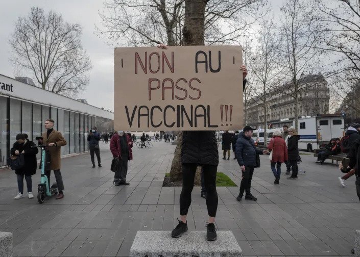 سخت‌گیری بیشتر درباره واکسن کرونا در فرانسه| از ورود واکسن‌نزده‌ها به رستوران‌ها و ورزشگاه‌ها جلوگیری می‌شود