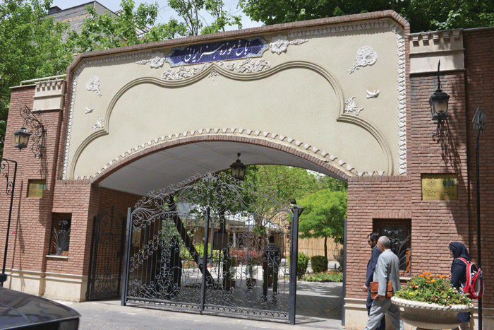 هنر معماران ایرانی یکجا ببینید | ماکت بناهای فاخر ایرانزمین در باغموزه هنر ایرانی