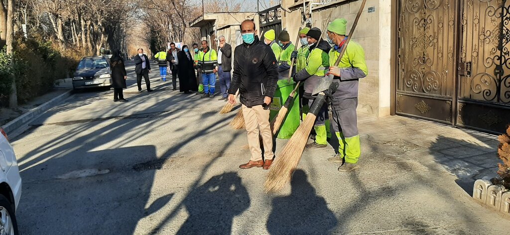نظرخواهی از خانواده معظم شهدا برای اداره امور شهر | شناسایی مشکلات کوچه به کوچه
