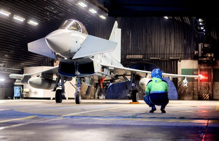 تصاویر | جابجایی مشکوک جنگندههای آلمانی از غرب به شرق | پای بحران اوکراین در میان است؟