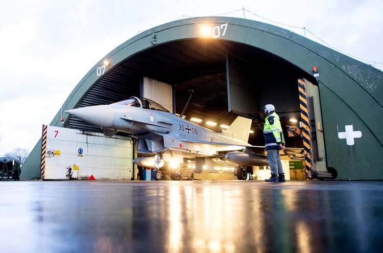 تصاویر | جابجایی مشکوک جنگندههای آلمانی از غرب به شرق | پای بحران اوکراین در میان است؟