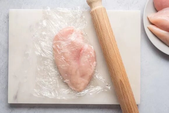 طرز تهیه مرغ و پنیر ساده با اسپاگتی | غذایی خوشمزه با دستور پخت آسان