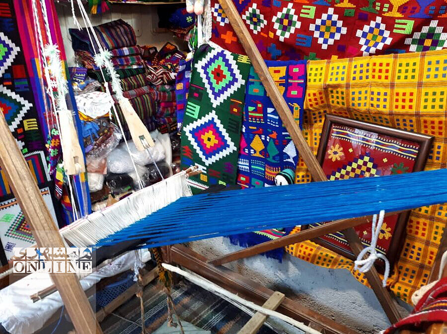 تصاویر | پوشش خاص زنان گیلانی که دور کمر میبستند | روستای جهانی چادر شب بافی کجاست؟ | آوازه جهانی کمرپیچ قاسمآباد