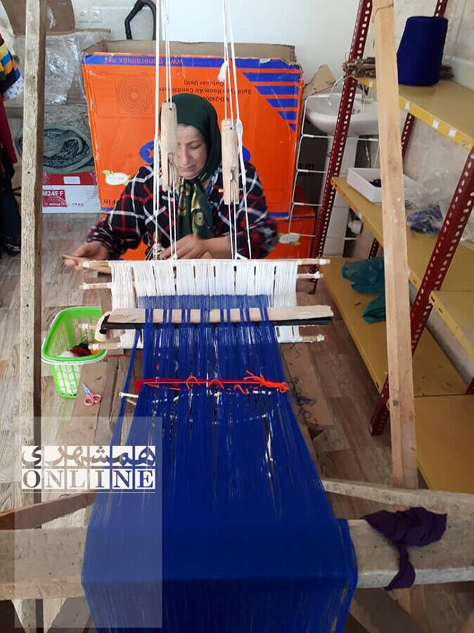 تصاویر | پوشش خاص زنان گیلانی که دور کمر میبستند | روستای جهانی چادر شب بافی کجاست؟ | آوازه جهانی کمرپیچ قاسمآباد