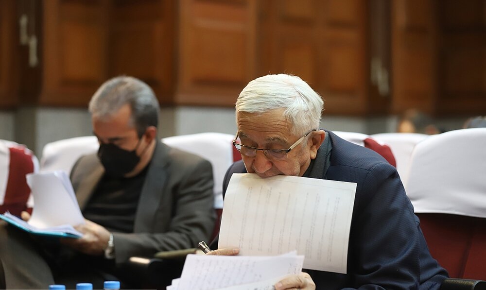 ماجرای ادامه دار رشوه در بهشت زمین خواران | پای یک زن هم به صف متهمان باز شد | متهم: پول پرداخت کردهام، اما رشوه ندادهام