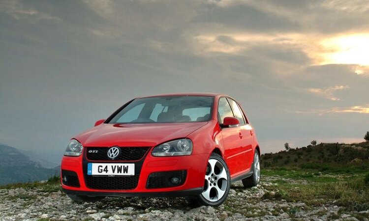 بهترین هاچبکهای تاریخ | ستاره دهه ۶۰ ایران هم هست