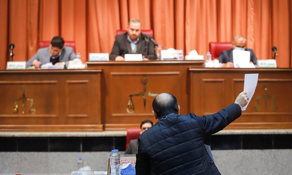 از جعل فیش شهرداری تا اتهام تدلیس | اگر دنبال پرداخت رشوه بودم چرا مقابل چشمان حراست و کارکنان انجام میدادم؟! | خودم هبه پرداخت کردهام