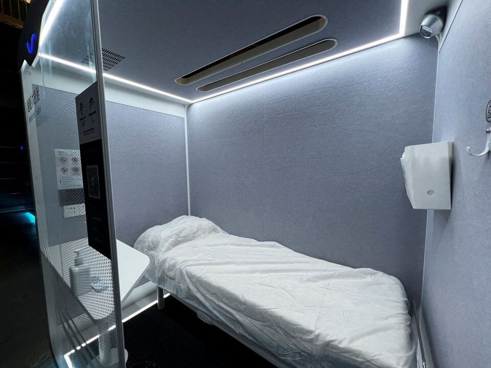 کابینهای خواب با فناوری پیشرفته در اختیار روزنامهنگاران در دهکده المپیک پکن