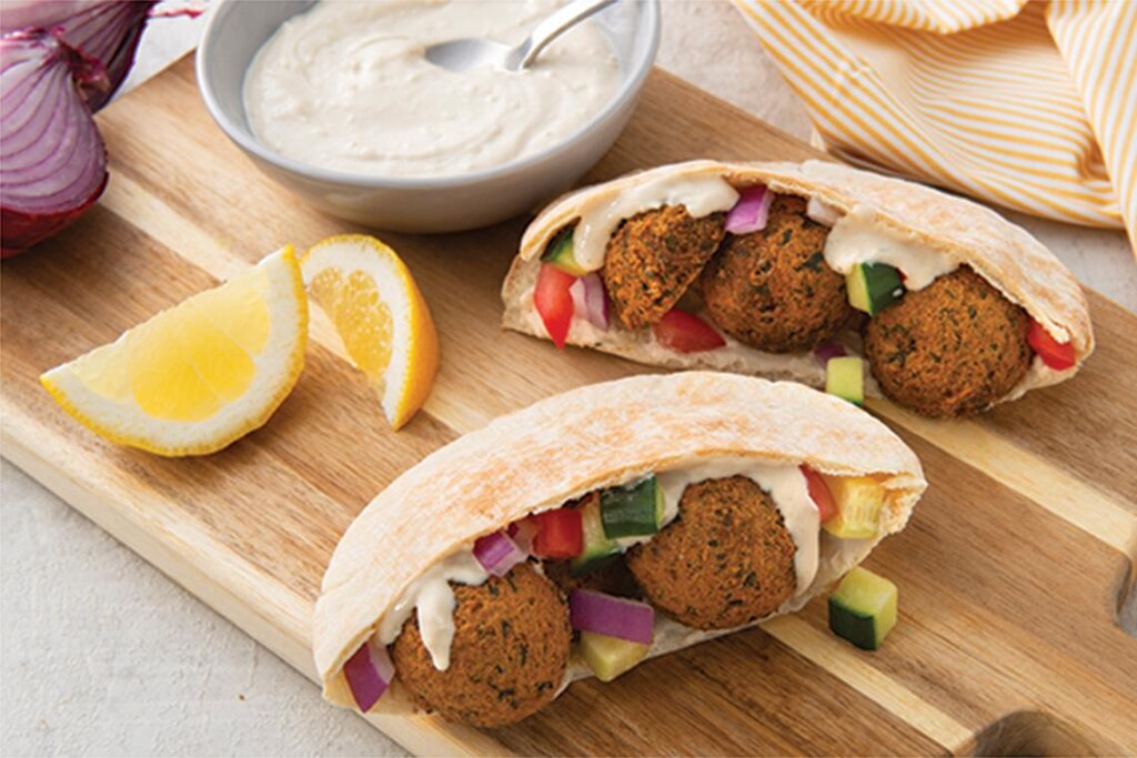 طرز تهیه ساندویچ فلافل با نان پیتا ؛ غذایی که باید امتحان کنید